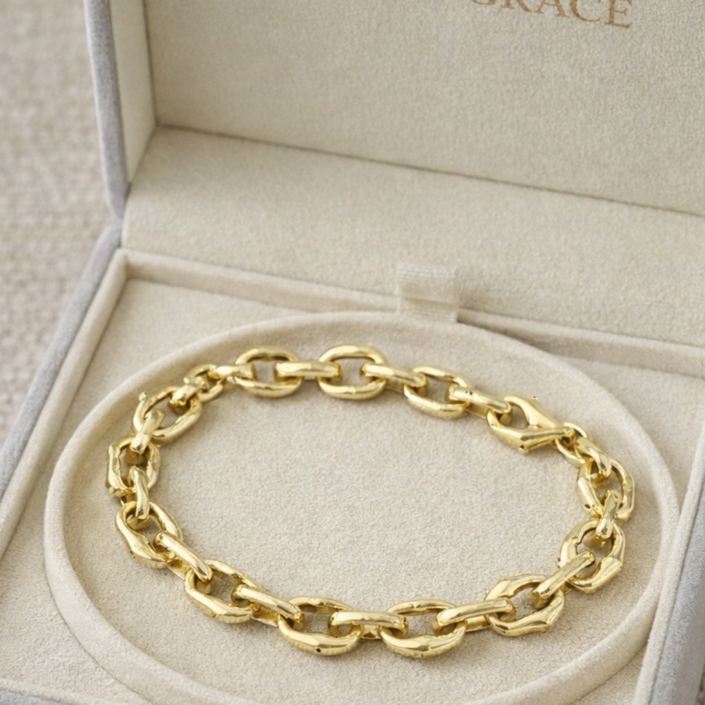 14k gold bracelet with Western inspired links for that Country Girl vibe